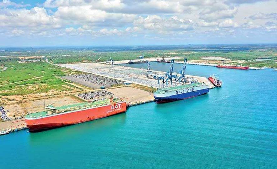 Hambantota Int’l Port signs terminal service agreements with top players in shipping industry