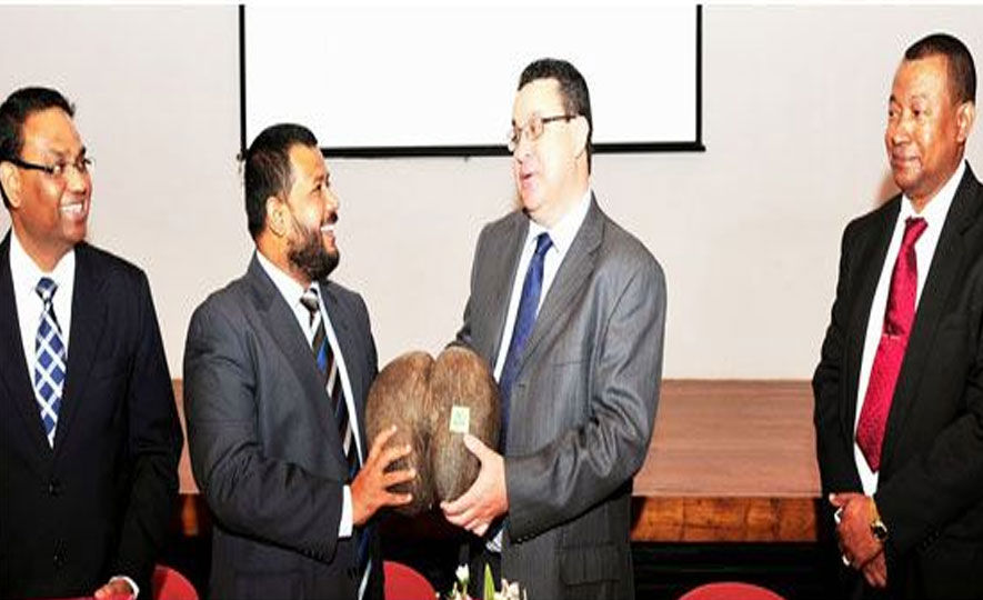 Lankan biz throng first Seychelles forum in Colombo