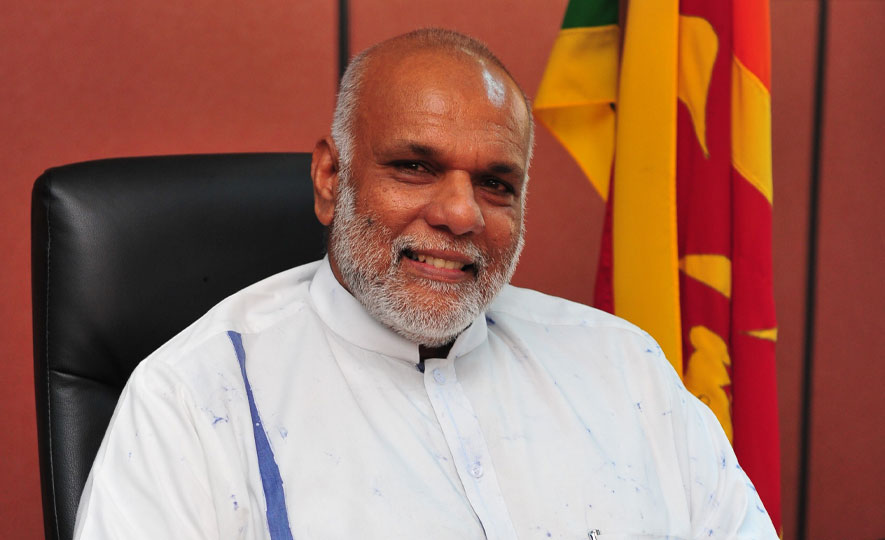 EDB Chief calls on export-oriented global firms to set up base in SL