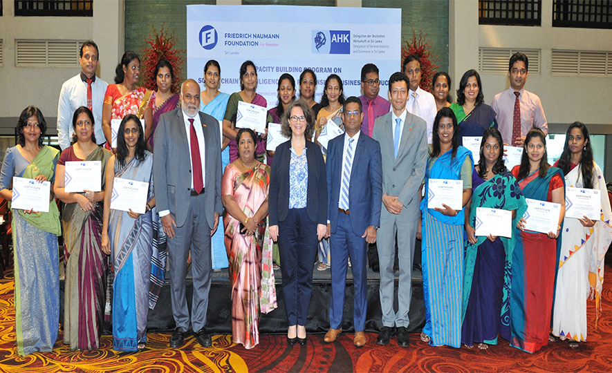 FNF Sri Lanka together with AHK Sri Lanka co-organized the certification awarding for EDB officials trained on the new Act on Corporate Due Diligence in Supply Chains in Germany.