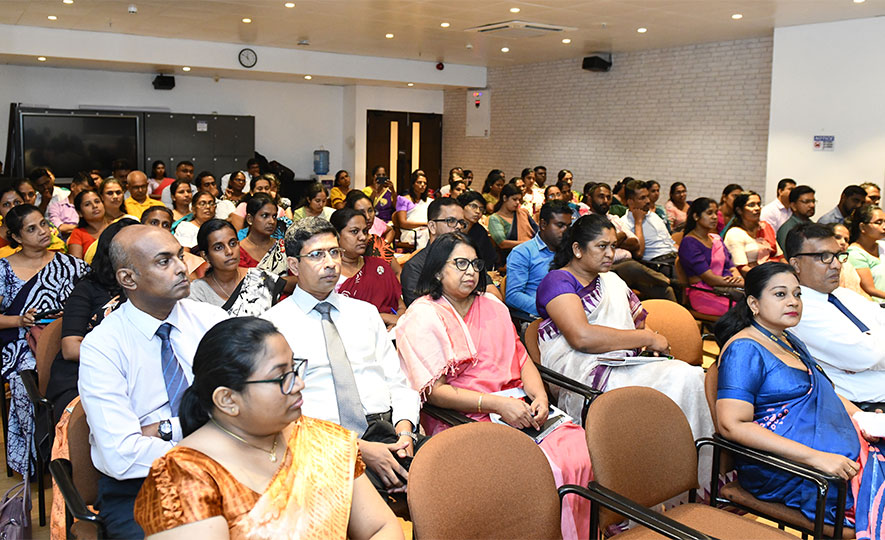Minister Sunil Handunnetti Leads Strategic Meeting with Export Development Officers